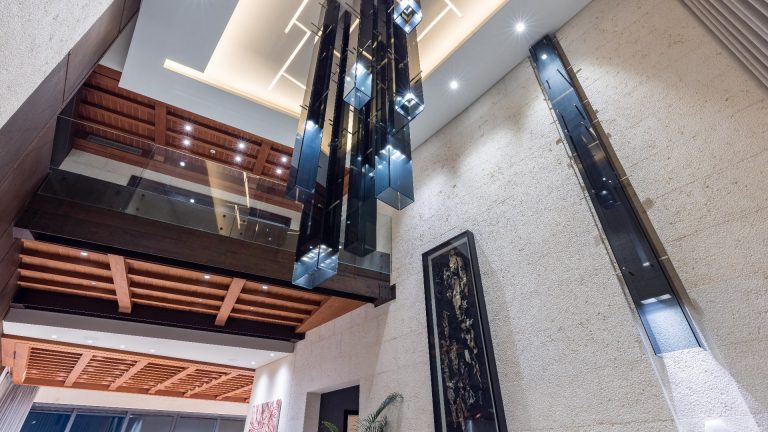 Villa High-end 6 bedrooms Emirates Hills - Dubai, UAE value for sale For Super Rich