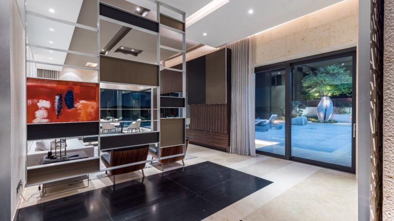 Villa High-end 6 bedrooms Emirates Hills - Dubai, UAE best for sale For Super Rich