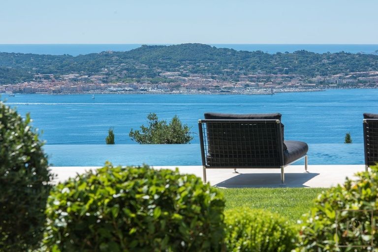 Villa Best View Gulf St-Tropez 6 BR - Grimaud, French Riviera property rental For Super Rich