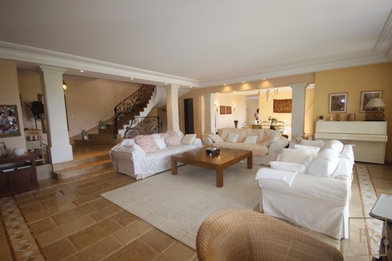 Villa Sea View 5 Bedrooms - Cap d'Antibes, French Riviera search for sale For Super Rich