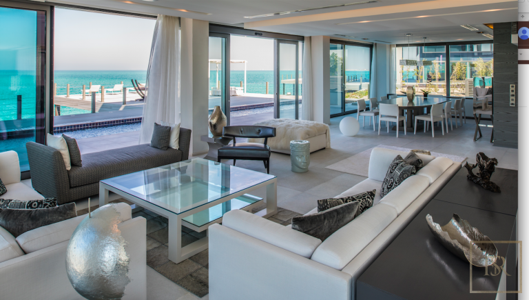 For super rich ultra luxury Villa Abu Dhabi UAE for rent holiday
