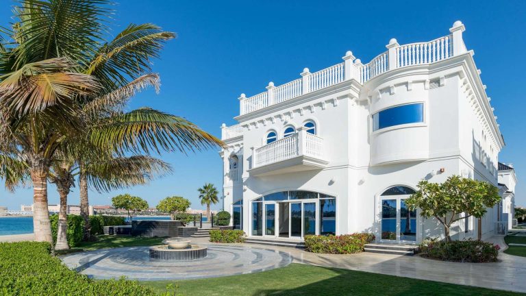 Villa Exclusive - Palm Jumeirah, Dubai, UAE New for sale For Super Rich