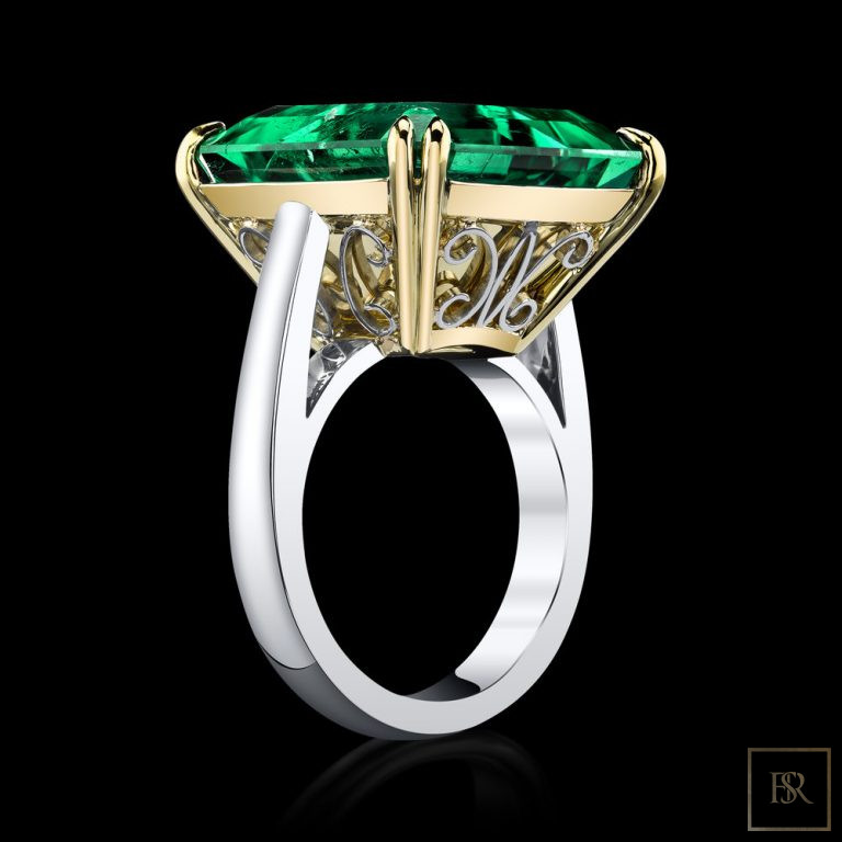 Ring 21.05CT Octogonal Step Cut Emerald  795000 for sale For Super Rich
