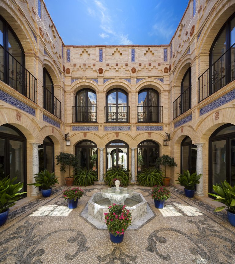 Villa Andalucia Exclusive and Prestigious - Golden Miles, Marbella photos for sale For Super Rich