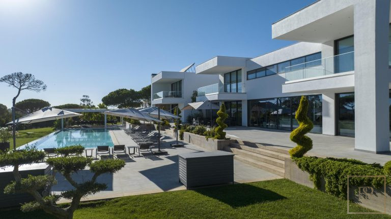 Villa Jaw-Dropping Contemporary Luxury Retreat - Vilamoura, Algarve Used for sale For Super Rich