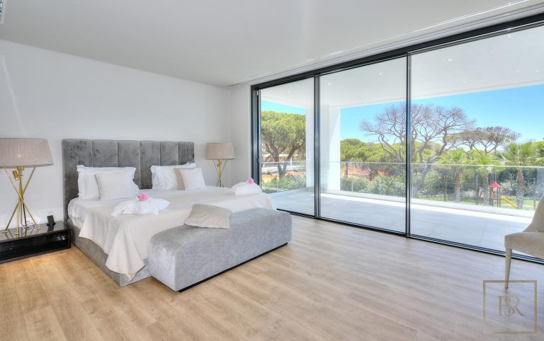 Villa Jaw-Dropping Contemporary Luxury Retreat - Vilamoura, Algarve exclusive for sale For Super Rich