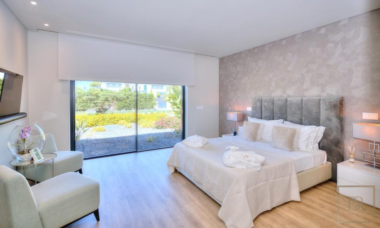 Villa Jaw-Dropping Contemporary Luxury Retreat - Vilamoura, Algarve luxury for sale For Super Rich