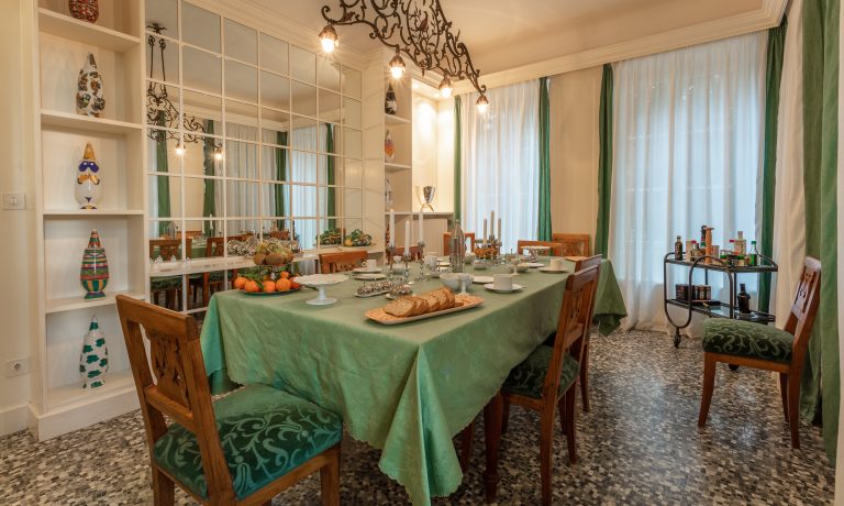 Villa Prestigious historic - Lake Maggiore top for sale For Super Rich