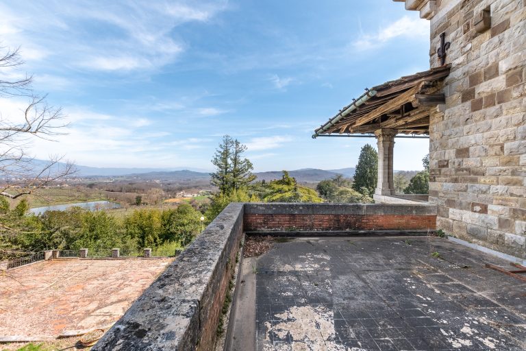 Castle Panoramic View - Tuscany photos for sale For Super Rich