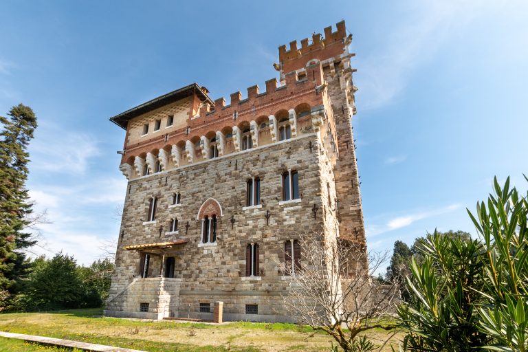 Castle Panoramic View - Tuscany best for sale For Super Rich