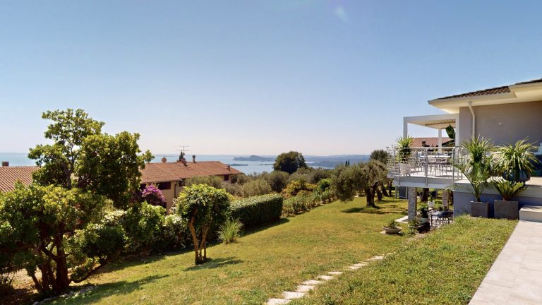 Villa Panoramic View, Lake View, Private Garden  - Toscolano Maderno, Lake Garda Used for sale For Super Rich