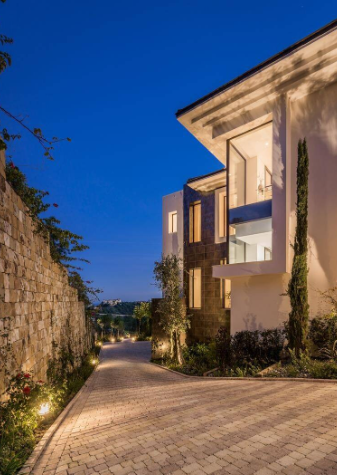 Villa Panoramic View, Sea View, Mountain View, City view, Pool View - Los Arqueros Benahavis Marbella top for sale For Super Rich