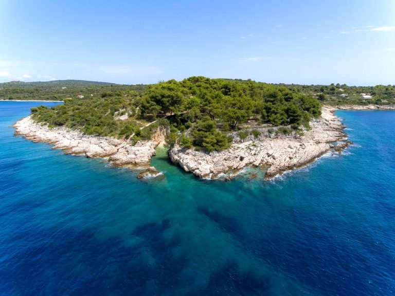 Villa Beach Front, Panoramic View, Sea View - Split property for sale For Super Rich
