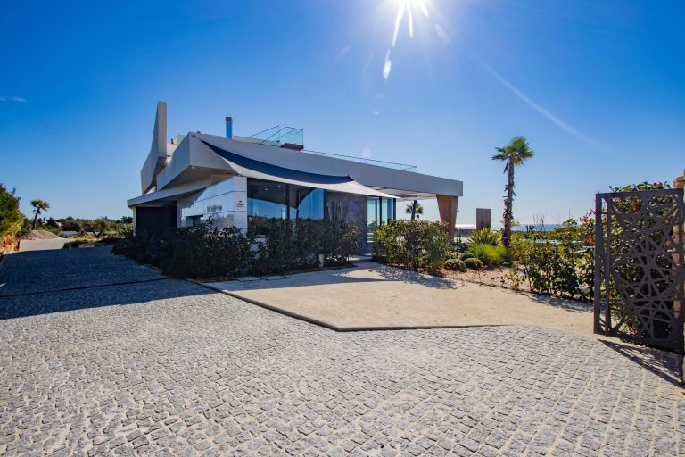 Villa Panoramic View, Sea View - Faro, Lagoa, Algarve available for sale For Super Rich