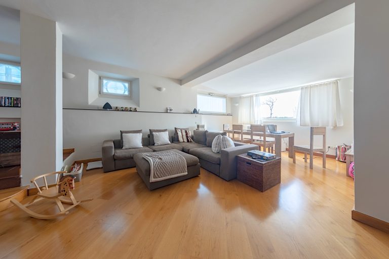 High-end Villa Lake front private boathouse, 9 bedrooms in Padenghe sul Garda - Lake Garda luxury for sale For Super Rich