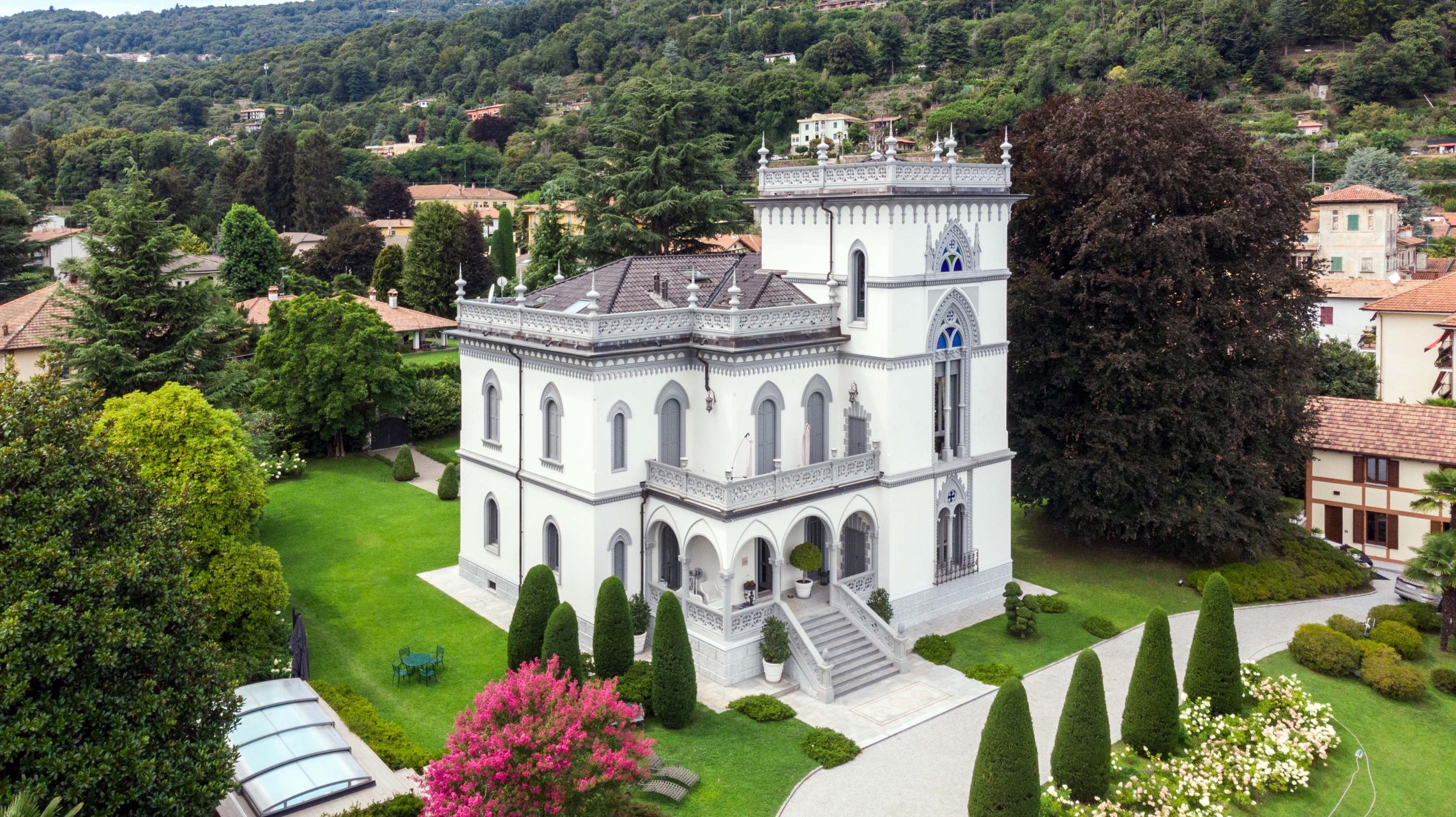 Villa Lake View, Prestigious Period   - Lesa, Lake Maggiore for sale For Super Rich