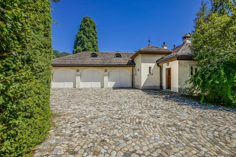 Premium House Breathtaking panoramic lake and mountain views UNESCO, coming soon bedrooms in Chexbres, Lavaux-Oron real estate for sale For Super Rich