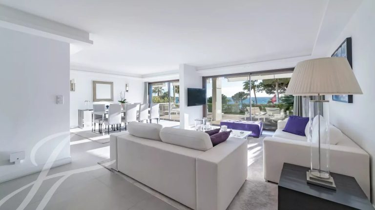 Apartment Beach Front, Croisette - Cannes - French Riviera deal rental For Super Rich