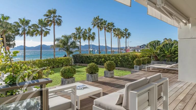 Apartment Beach Front, Croisette - Cannes - French Riviera search rental For Super Rich