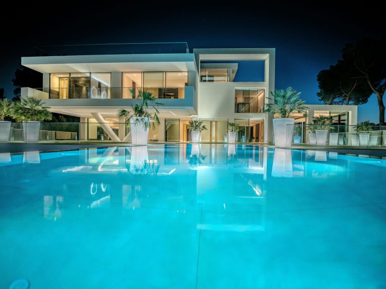 Modern Villa Panoramic View Jacuzzi, pool, home cinema, 9 bedrooms in Madrid for sale For Super Rich