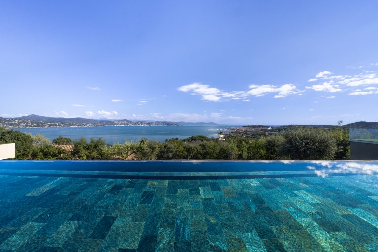 Luxury Villa Beach Front Sinopolis estate, panoramic sea view, 6 bedrooms in Gassin available for sale For Super Rich