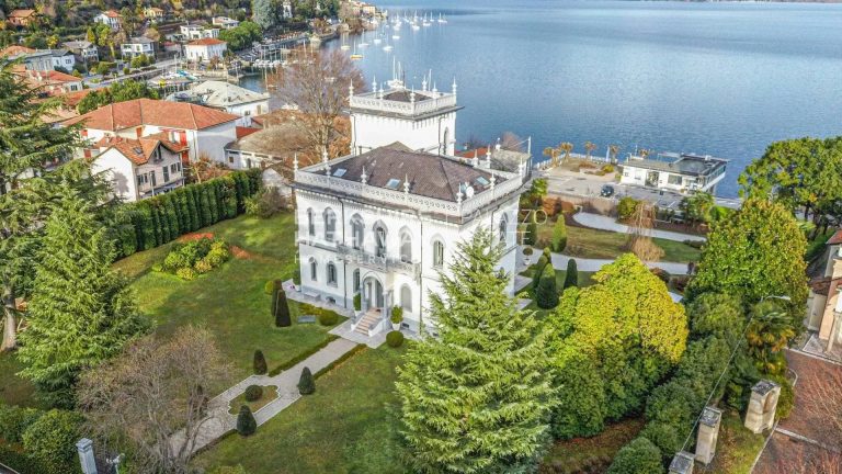 Art Nouveau Villa Panoramic View Lakefront, 7 bedrooms in Lesa - Lake Maggiore image for sale For Super Rich