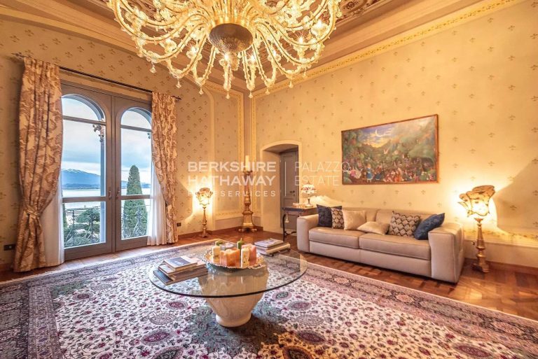 Art Nouveau Villa Panoramic View Lakefront, 7 bedrooms in Lesa - Lake Maggiore expensive for sale For Super Rich
