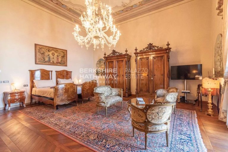Art Nouveau Villa Panoramic View Lakefront, 7 bedrooms in Lesa - Lake Maggiore ultra luxury for sale For Super Rich