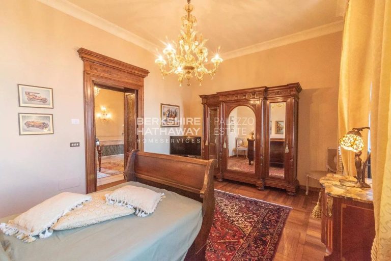 Art Nouveau Villa Panoramic View Lakefront, 7 bedrooms in Lesa - Lake Maggiore top for sale For Super Rich