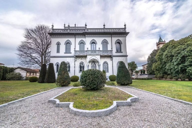 Art Nouveau Villa Panoramic View Lakefront, 7 bedrooms in Lesa - Lake Maggiore search for sale For Super Rich