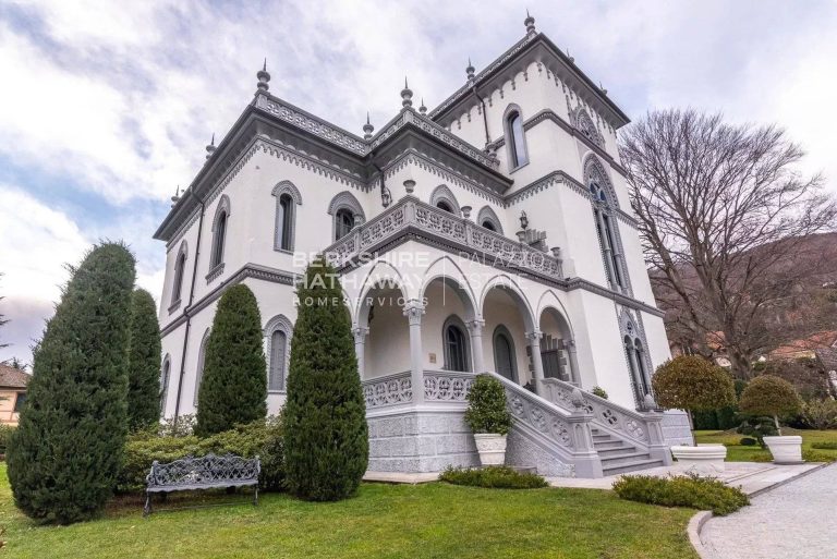 Art Nouveau Villa Panoramic View Lakefront, 7 bedrooms in Lesa - Lake Maggiore property for sale For Super Rich